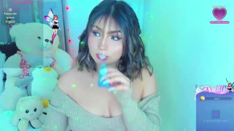 Snapshot of sele_star chatting on 01.18.25 Selena online show from 01.18.25