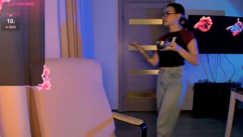 Snapshot of selectrra chatting on 12.15.24 selectrra online show from 12.15.24