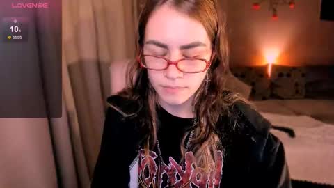 Snapshot of selectrra chatting on 09.21.25 selectrra online show from 09.21.25