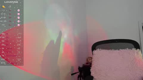 Snapshot of selene_e chatting on 01.02.25 Karol. online show from 01.02.25