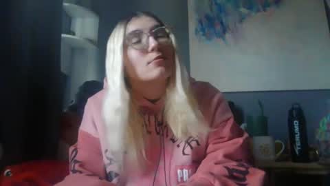 Snapshot of selenebaby chatting on 12.24.24 Selene online show from 12.24.24