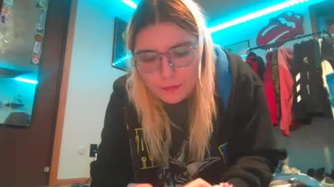 Snapshot of selenebaby chatting on 01.16.25 Selene online show from 01.16.25