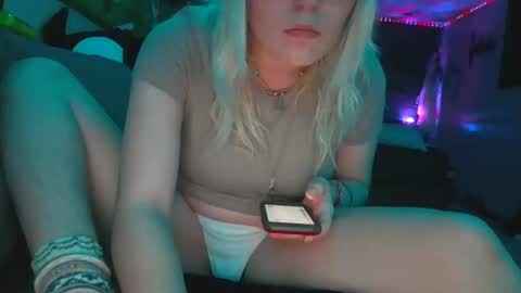 Snapshot of selenebaby chatting on 01.28.25 Selene online show from 01.28.25