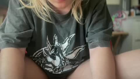 Selene online show from 02.26.25