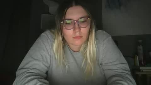 Snapshot of selenebaby chatting on 09.17.25 Selene online show from 09.17.25