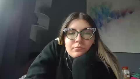 Snapshot of selenebaby chatting on 10.13.25 Selene online show from 10.13.25