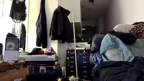 Snapshot of selfiepicdump chatting on 12.23.24 Julian Kinky Bi-guy online show from 12.23.24