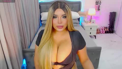 Kyla Yung online show from 10.22.25
