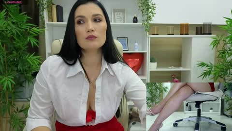 Snapshot of selinesole_ chatting on 12.11.24 Seline online show from 12.11.24