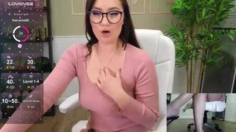Snapshot of selinesole_ chatting on 02.25.25 Seline online show from 02.25.25