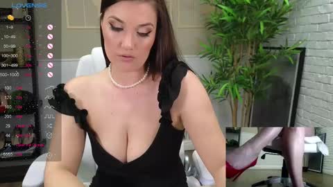 Snapshot of selinesole_ chatting on 03.05.25 Seline online show from 03.05.25