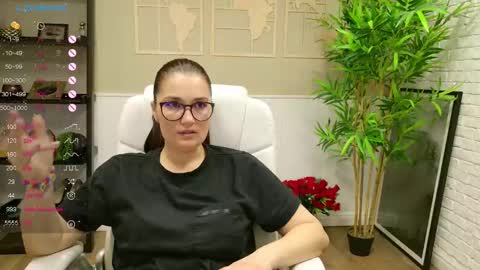 Snapshot of selinesole_ chatting on 03.12.25 Seline online show from 03.12.25