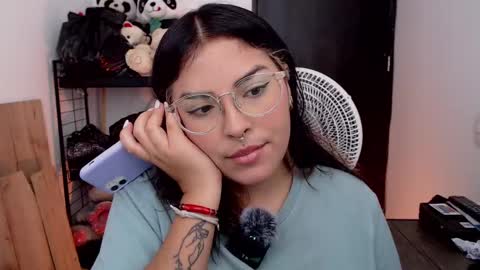 Snapshot of sensual_flame chatting on 09.15.25 Camille and sophie online show from 09.15.25