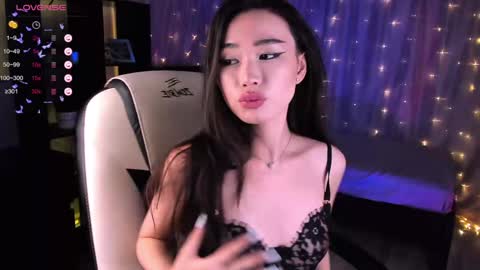 Snapshot of sensualily chatting on 12.06.24 Kiki online show from 12.06.24