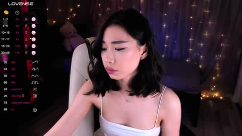 Snapshot of sensualily chatting on 01.18.25 Kiki online show from 01.18.25
