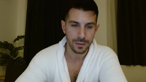 Snapshot of serafino94 chatting on 01.12.25 serafino94 online show from 01.12.25