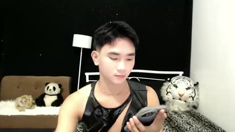 Snapshot of sexandroid1016 chatting on 10.18.25 sexandroid1016 online show from 10.18.25