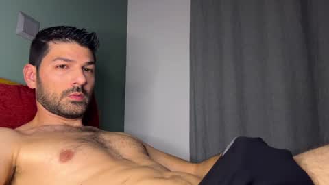 Snapshot of sexfriendch chatting on 01.28.25 Lucenzo  online show from 01.28.25