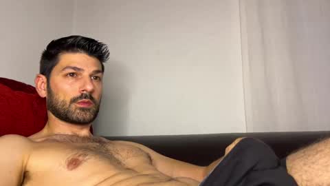 Snapshot of sexfriendch chatting on 03.11.25 Lucenzo  online show from 03.11.25