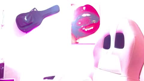 Snapshot of sexmilkdirty chatting on 12.12.24 sexmilkdirty online show from 12.12.24