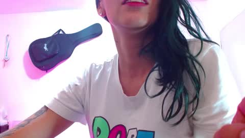 Snapshot of sexmilkdirty chatting on 12.15.24 sexmilkdirty online show from 12.15.24