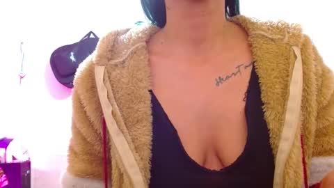 Snapshot of sexmilkdirty chatting on 01.04.25 sexmilkdirty online show from 01.04.25