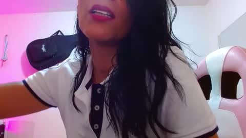 Snapshot of sexmilkdirty chatting on 01.19.25 sexmilkdirty online show from 01.19.25