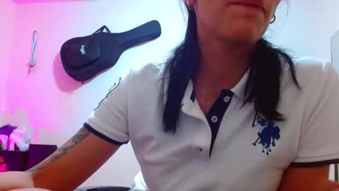 Snapshot of sexmilkdirty chatting on 01.26.25 sexmilkdirty online show from 01.26.25