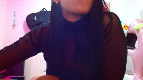 Snapshot of sexmilkdirty chatting on 02.14.25 sexmilkdirty online show from 02.14.25