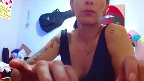 Snapshot of sexmilkdirty chatting on 02.23.25 sexmilkdirty online show from 02.23.25