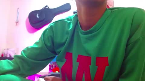 Snapshot of sexmilkdirty chatting on 03.11.25 sexmilkdirty online show from 03.11.25