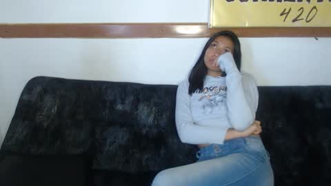 Snapshot of sexquarantine_2020 chatting on 02.21.25 KhidaMilo online show from 02.21.25