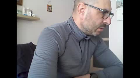 Snapshot of sexualman1900 chatting on 02.19.25 sexualman1900 online show from 02.19.25