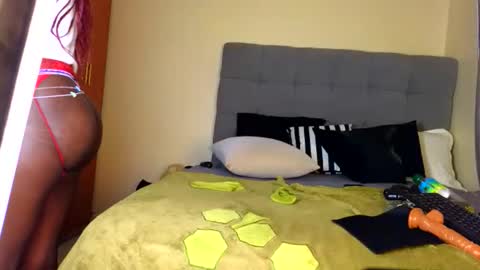 Snapshot of sexxy_mariana chatting on 10.10.25 sexxy mariana online show from 10.10.25