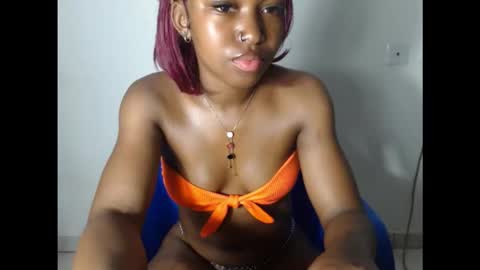 Snapshot of sexy_bluey247 chatting on 10.24.25 sexy_bluey247 online show from 10.24.25