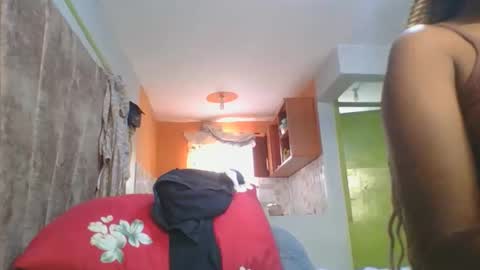 Snapshot of sexy_glo chatting on 11.04.25 sexy_glo online show from 11.04.25