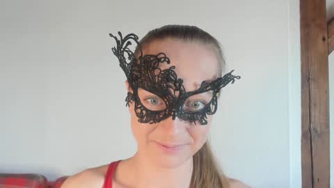 Snapshot of sexy_marlen chatting on 01.13.25 Marlen online show from 01.13.25