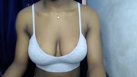 Snapshot of sexy_musclegirl chatting on 10.20.25 ALINA online show from 10.20.25