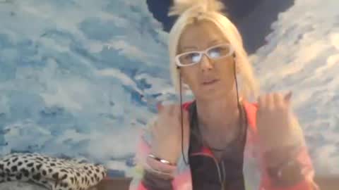 Snapshot of sexyeni chatting on 01.20.25 ENI pvt moan your name WHEN I M NOT online you tell me in SNAPCHAT deal yes add me... FREE TWITTER magiconline101...... online show from 01.20.25