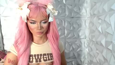 Snapshot of sexyhotbabe18 chatting on 10.07.25 sexyhotbabe18 online show from 10.07.25