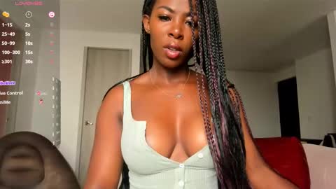 Snapshot of sexyhotblack21 chatting on 09.18.25 hotebony online show from 09.18.25