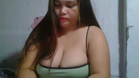 Snapshot of sexykittymom chatting on 03.02.25 sexykittymom online show from 03.02.25