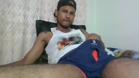 Snapshot of sexyleon69 chatting on 01.29.25 Sexy leon online show from 01.29.25