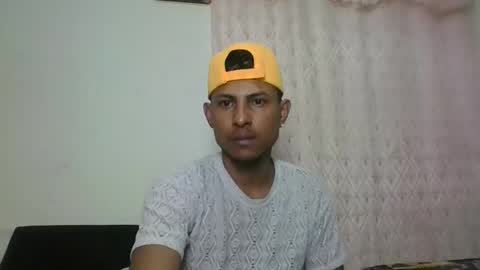 Snapshot of sexyleon69 chatting on 02.17.25 Sexy leon online show from 02.17.25