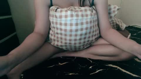 Snapshot of sexylove212002 chatting on 12.05.24 Lily online show from 12.05.24