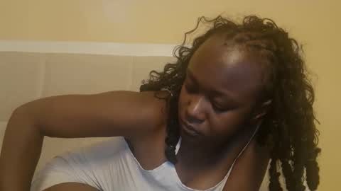 Snapshot of sexymia56 chatting on 09.16.25 Miss mia online show from 09.16.25