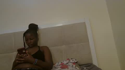 Snapshot of sexymia56 chatting on 10.11.25 Miss mia online show from 10.11.25