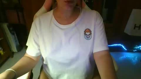 Snapshot of sexymisss24 chatting on 10.27.25 sexymisss24 online show from 10.27.25