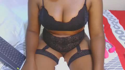 Snapshot of sexymompie chatting on 12.05.24 CANDY online show from 12.05.24