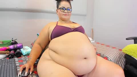 Snapshot of sexymoonlatina chatting on 03.04.25 Natasha online show from 03.04.25